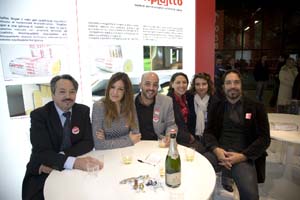 Abbracci_Vincenti_tetimon copia.jpg