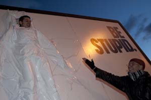 BeStupid_Sanremo_affissio copia.JPG