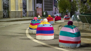 Guerrilla marketing a Milano per gli smoothie di innocent di nuovo in campo al fianco dei più anziani con "Tanto di Cappellino"