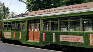 OOH, ambient media e roadshow per la campagna estiva di innocent con protagonisti gli smoothie di frutta fresca. Firmano Posterscope, MKTG e ABC Production+