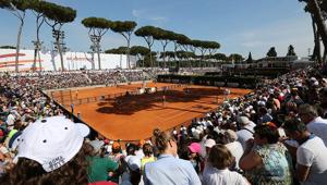 Go Carpisa apre il suo primo pop-up store in occasione degli Internazionali di tennis di cui è sponsor