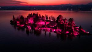 Giro d'Italia: le 40 città che ospiteranno le 21 tappe della corsa hanno illuminato di rosa i loro monumenti e luoghi più simbolici