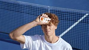 Jannik Sinner diventa sostenitore del marchio globale La Roche - Posay