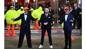 Sanremo 2024, John Travolta e 'il caso' della pubblicità occulta delle scarpe U-Power
