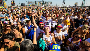 Jova beach Party fa 'volare' 100 mila persone a Linate per la tappa conclusiva di un tour che a Milano ha segnato il record di ricavi con 6 mln di euro