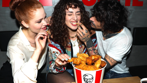 Al via la campagna Kentucky Fried Chicken - Chicken United: di fronte al pollo di KFC siamo tutti uguali. Firma Freeda Media