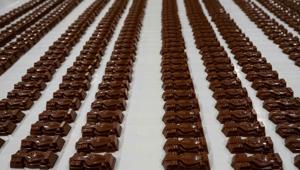 KitKat è Official chocolate bar del campionato automobilistico e lancia la F1 Car a forma di auto da corsa prodotta in Italia