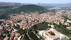 Il Comune dell'Aquila apre gara da 1 milione di euro per servizi pubblicitari e di marketing e affida a Comin & Partners il pitch per la comunicazione de 'L'Aquila 2026 - Capitale Italiana della Cultura'