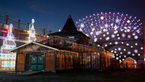 Apre al pubblico, in una versione rinnovata, "La Magia del Natale",  ideato e realizzato da Razmataz Live
