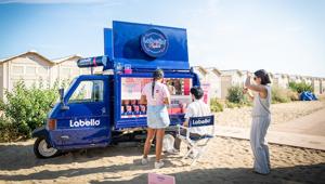 Labello Studios alla Mostra  del Cinema di Venezia con novità glamour e  phygital experience per presentare il nuovo Labello Caring Beauty Lip & Cheek
