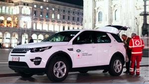 Land Rover celebra la settimana della Croce Rossa con un film dedicato ai suoi volontari