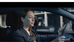 "Tech à porter. Tecnologia senza fili. Eleganza senza compromessi.” per la nuova Lancia Ypsilon nella campagna di  Armando Testa con Cristiana Capotondi