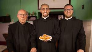 Food Network: tornano Don Salvatore, Don Anselmo e Don Riccardo con le nuove puntata de 'Le ricette del convento'