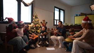 La Lega del Filo d'Oro compie 61 anni: al via la campagna di Natale per portare la magia delle feste a chi non vede e non sente La Lega del Filo d'Oro compie 61 anni: al via la campagna di Natale per portare la magia delle feste a chi non vede e non sente