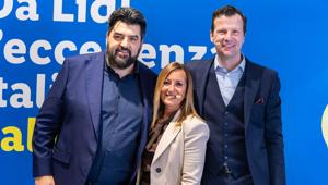 Antonino Cannavacciuolo nuovo volto della linea Italiamo di Lidl. Al via dal 12 aprile la campagna integrata firmata Caffeina. 50 nuove aperture all’anno fino al 2030. Budget in linea con gli anni scorsi