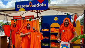 Lidl inaugura a Roma il pop-up store con i Carota Boys. Al via l’attivazione di street marketing dedicata a sport e alimentazione Lidl inaugura a Roma il pop-up store con i Carota Boys. Al via l’attivazione di street marketing dedicata a sport e alimentazione