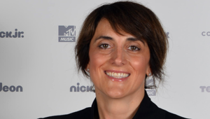 MTV supporta i lavoratori dello spettacolo con 40 light box all'asta su Charitystars autografati dagli artisti italiani più amati