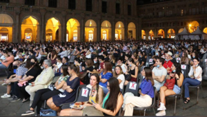 TEDxBologna compie 10 anni e porta le 'idee di valore' in piazza Maggiore davanti a un pubblico di oltre 2000 spettatori