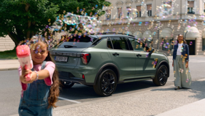 Lynk & Co lancia la campagna "Wonder.Full." per celebrare la nuova 01. On-air il video “Let’s Get on 01” diretto da Sam de Jong e prodotto da We Are Pi