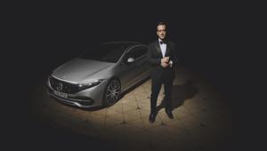 Mercedes - Benz lancia la campagna globale 'Defining Class since 1886' con Matthew Macfadyen e Roger Federer