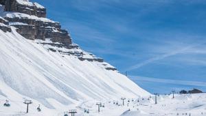 Siemens 'offre esperienze' a Madonna di Campiglio con una struttura gonfiabile a forma di igloo targata Ogilvy e Access Live Communication