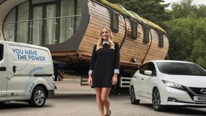 Margot Robbie protagonista della prima diretta Facebook alimentata con la batteria della nuova Nissan LEAF 100% elettrica