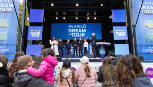 Marlù a Sanremo con il "Marlù Dream On Tour", il primo palcoscenico aperto a tutti nel cuore del Villaggio del Festival a Villa Ormond