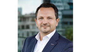 E.ON Italia chiude la gara, conferma BBDO per l'ATL e le affida anche l’area di Product Communication. Rinnovato a Mamma Mia ADV l'incarico per progetti di comunicazione destinati a promuovere la territorialità