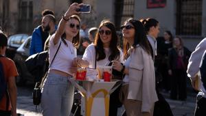 McDonald’s con Leo Burnett presenta TableToGo: il packaging in limited edition che durante la Design Week trasformerà Milano nel più grande McDonald’s a cielo aperto