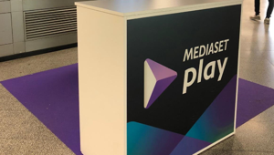 Con Grey, NEWU e Mediaset Play le attese in aeroporto sono molto più divertenti
