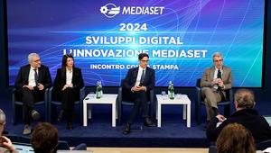 Berlusconi (Mediaset): “Siamo il 1° editore italiano, leader nella total audience, grazie a un sistema multimediale integrato sempre più digitale”. Ricavi adv 2023 a +2,1%. Nasce il Digital Media Hub di MFE Advertising. Prossimo obiettivo il Retail Media"