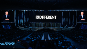 Banca Mediolanum riunisce la community a Torino per la convention “BE DIFFERENT”. Una produzione da record all’Inalpi Arena con oltre 6.000 partecipanti