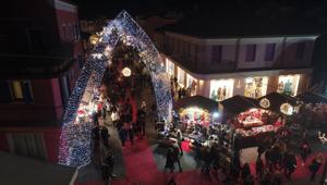 Il “Caorle Wonderland”  è il mercatino di Natale più lungo d'Europa: 1.430 metri di lunghezza e settanta case natalizie. Attese 500 mila persone fino al 9 gennaio