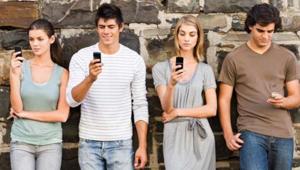 I Millenials italiani fotografati dal Rapporto Eurispes 2017: quasi l'80% sui social network