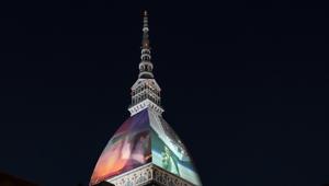 La Mole Antonelliana diventa un cinema a cielo aperto grazie a uno spettacolo di videomapping realizzato dal Museo Nazionale del Cinema