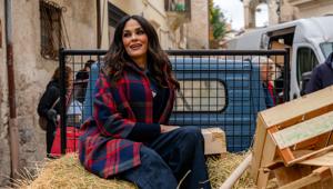 Il Montepulciano d’Abruzzo protagonista sulle reti RAI: al via la nuova campagna TV natalizia con Maria Grazia Cucinotta. Produce Minerva Pictures