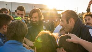 Motorola Cup, la partita di calcio ideata da EY Consulting che ha visto scendere in campo il brand di telefonia, Andrea Pirlo e Insuperabili Onlus