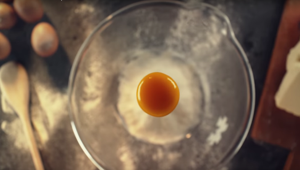  “Volete uno spot di Natale noioso?”, lo domanda Motta su Youtube con Saatchi & Saatchi