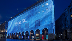 MSC Crociere colora di blu il palazzo di Rinascente a Milano con Dentsu Creative Italy