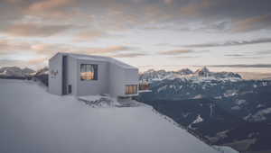 Lumen Museum, la ‘casa’ della fotografia di montagna che unisce ad alta quota mostre, eventi e cucina alpina. Allestimento a cura di Giò Forma