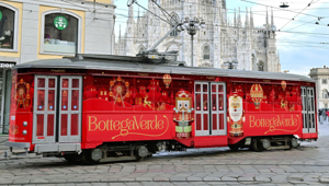 Per le strade di Milano in arrivo il tram di Bottega Verde: un villaggio di Natale itinerante con oltre 100 idee regalo