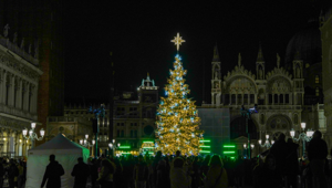 Il fine settimana dell'Immacolata trasforma Venezia e Mestre in un grande palcoscenico natalizio con "Venezia. It’s Christmas Time", il programma promosso dal Comune di Venezia con Vela spa