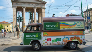 NaturaSì gira l'Italia con IGPDecaux e un Van Volkswagen
