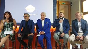Nella nuova campagna di A.Testa con la regia di Paolo Genovese, Negroni si riposiziona come 'La Buona Stella che vorrai sempre condividere'. Ferrari: "Raccontiamo storie quotidiane ed emozioni autentiche legate ai nostri prodotti. Cresce il budget"
