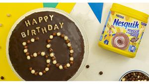 Nesquik compie 50 anni e lancia la nuova campagna celebrativa firmata McCann Italia. Protagonista Francesco Facchinetti e la sua canzone “10 agosto”