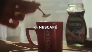 Nescafé torna in onda con la campagna 'C’è molto di più in ogni tazza' per raccontare il continuo impegno sul tema della sostenibilità. Firma Publicis Conseil