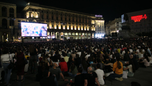 Netflix si affida a Dude e porta Strangers Things 4 a Milano: in Piazza Duomo proiezione gratuita del primo episodio con 7000 spettatori e due giornate di eventi