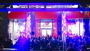New Balance inaugura il primo flagship store a Milano in Piazza Gae Aulenti