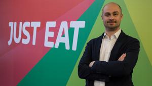 Just Eat presenta il rebranding con la nuova campagna firmata BCube. Il 20% del budget al web