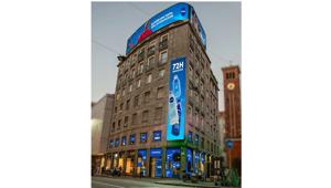 Beiersdorf rilancia Nivea Body, dalla formula rivista e packaging sostenibile, con una tre giorni di eventi e una campagna pubblicitaria di DOOH presso lo Spazio San Babila